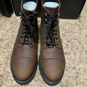 Thursday Captain (Arizona Adobe) Sz 8